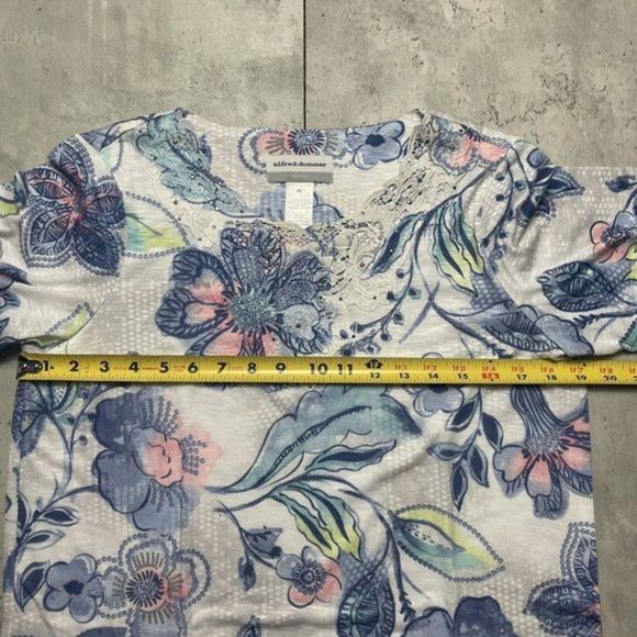 Alfred Dunner Top Womens S Petite White Floral Lace Studded Short‎ Sleeve Shirt - Picture 7 of 7